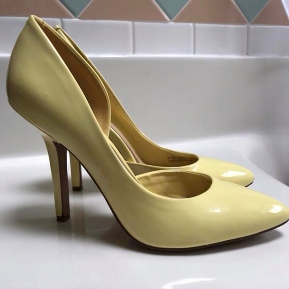 BCBG Yellow Heels - Picture 2 of 3